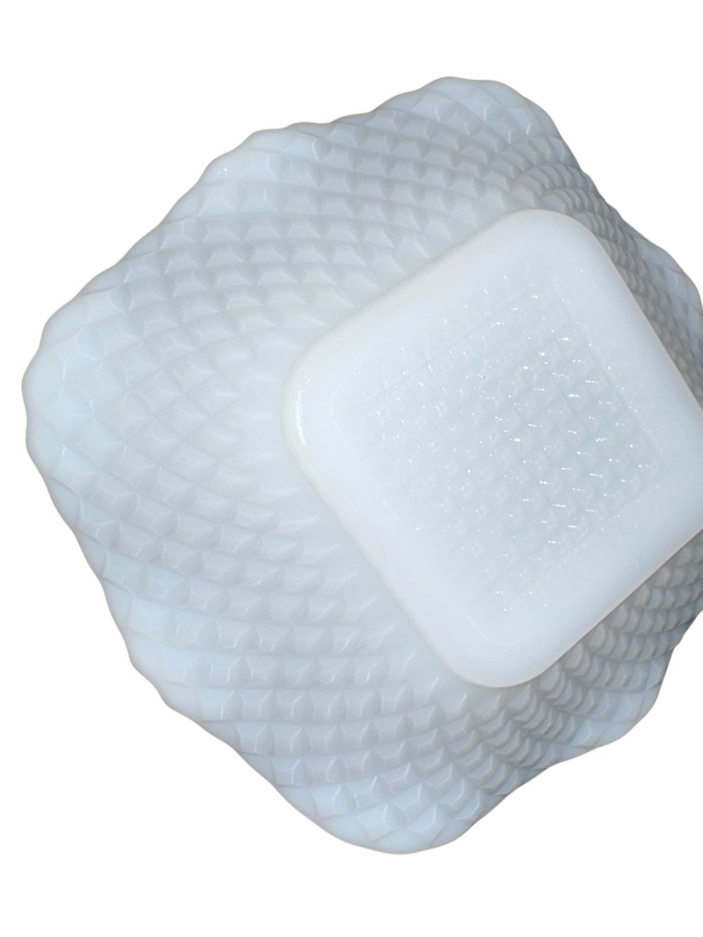 Source Unknown White Scalloped Glass Serving Bowl